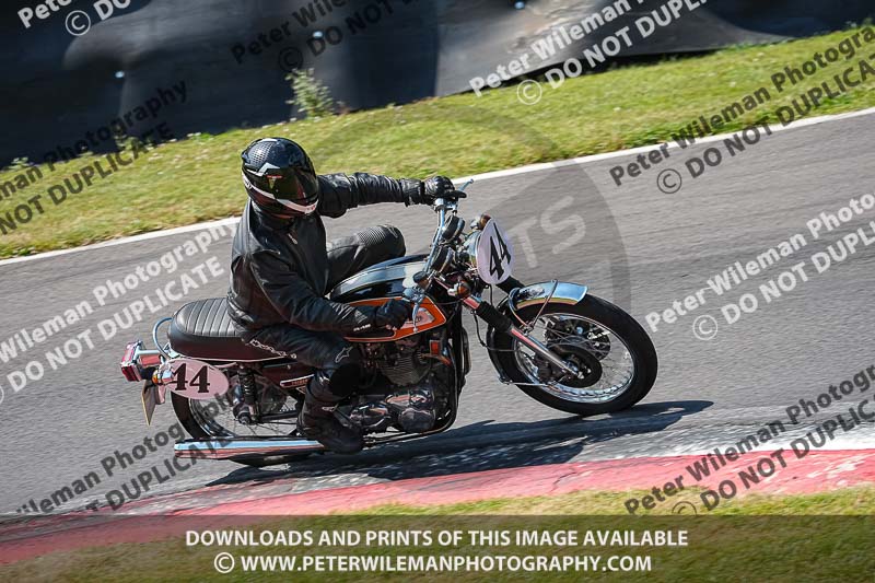 cadwell park;cadwell park photographs;cadwell trackday photographs;enduro digital images;event digital images;eventdigitalimages;peter wileman photography;racing digital images;trackday digital images;trackday photos